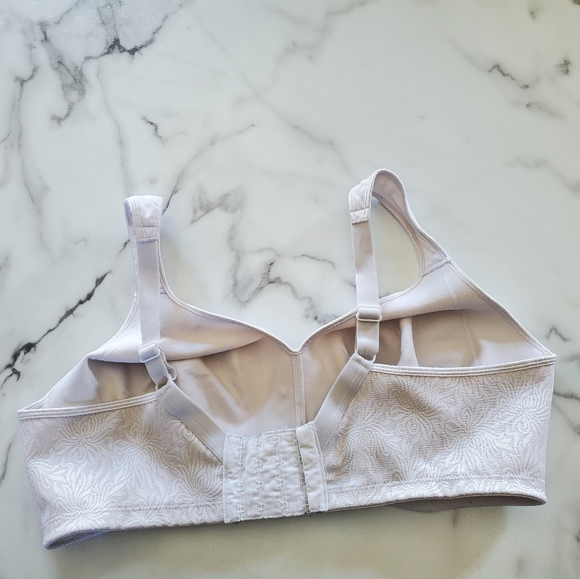 Playtex Bra 18 Hour Seamless Smoothing #4049 size 42D - Picture 8 of 16